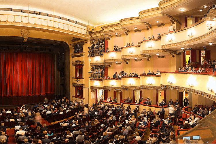Театр вахтангова зрительный зал