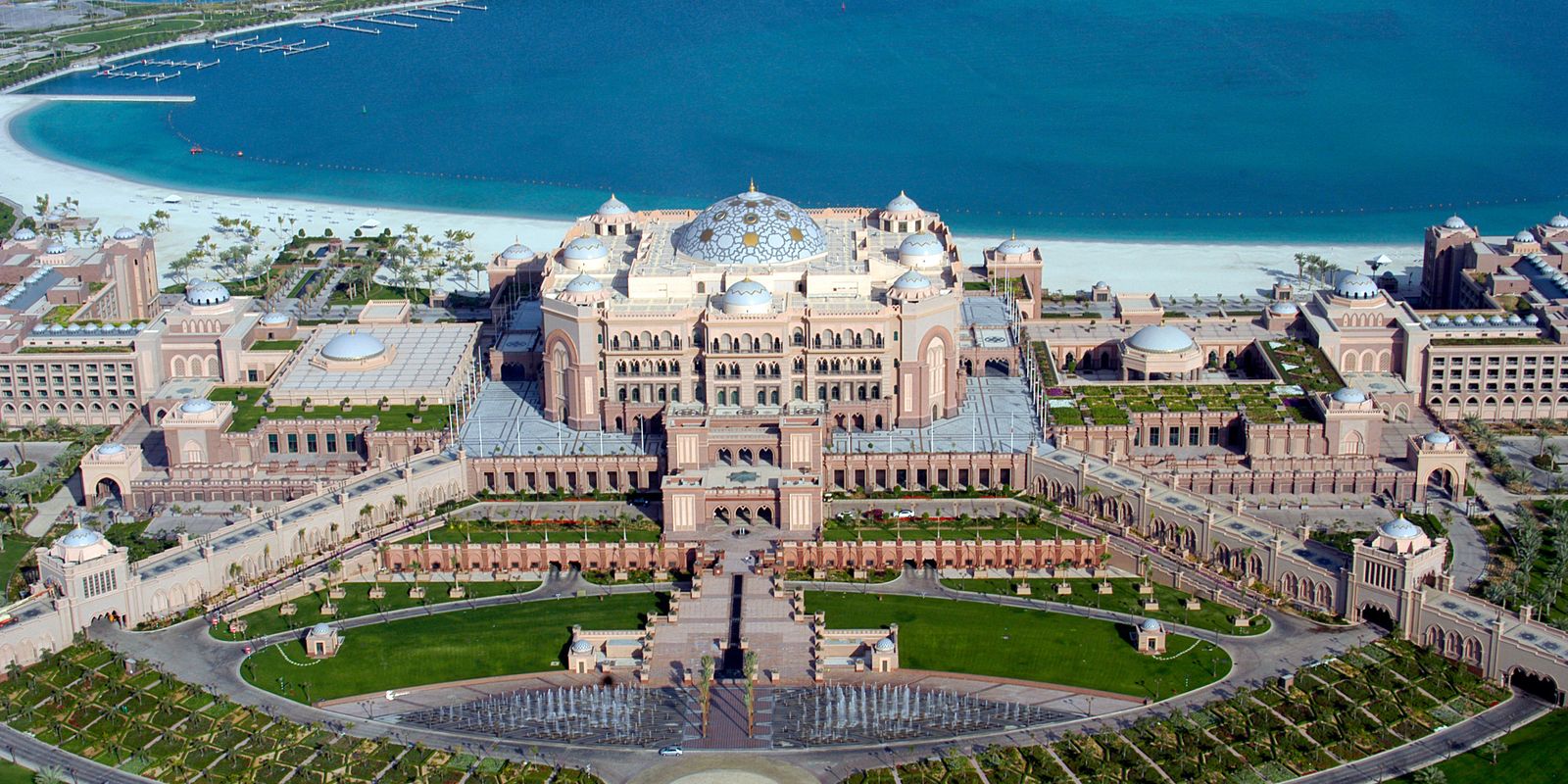 emirates palace в абу даби