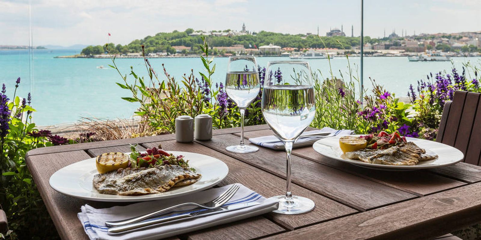 Novotel Istanbul Bosphorus 5*